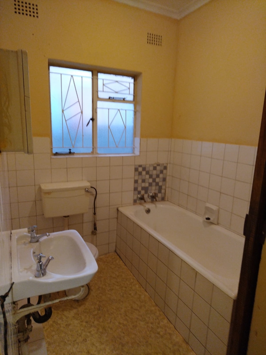 2 Bedroom Property for Sale in Rustenburg Central North West